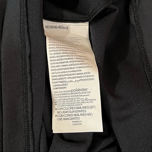 NEW Under Armour Black V Neck Work Out Top Medium - Picture 10 of 13